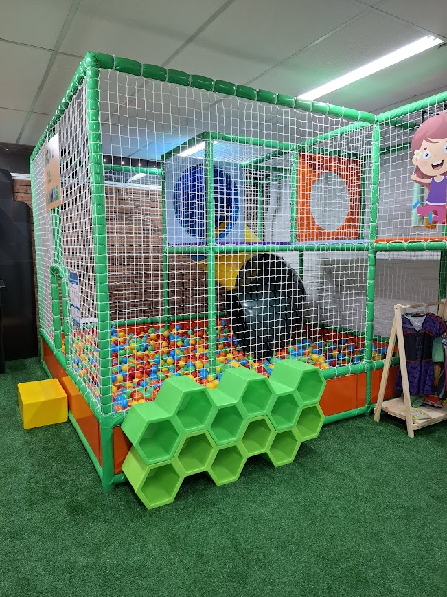 Piscina de Bolinhas — visão lateral