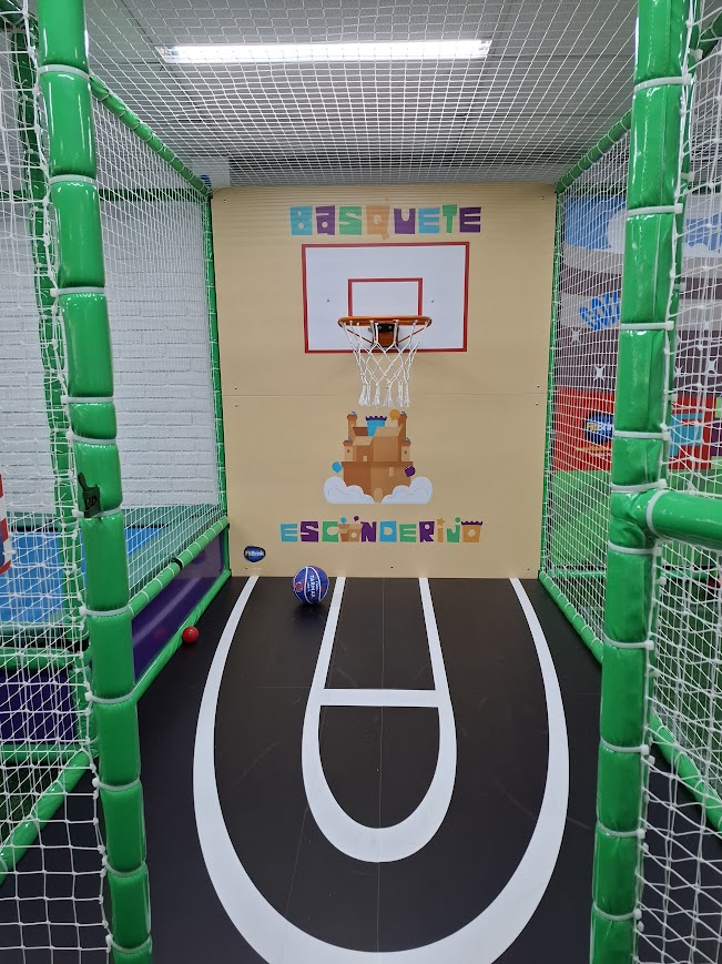 Quadra de Basquete — painel Esconderijo